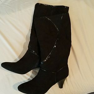 Brand new black boots